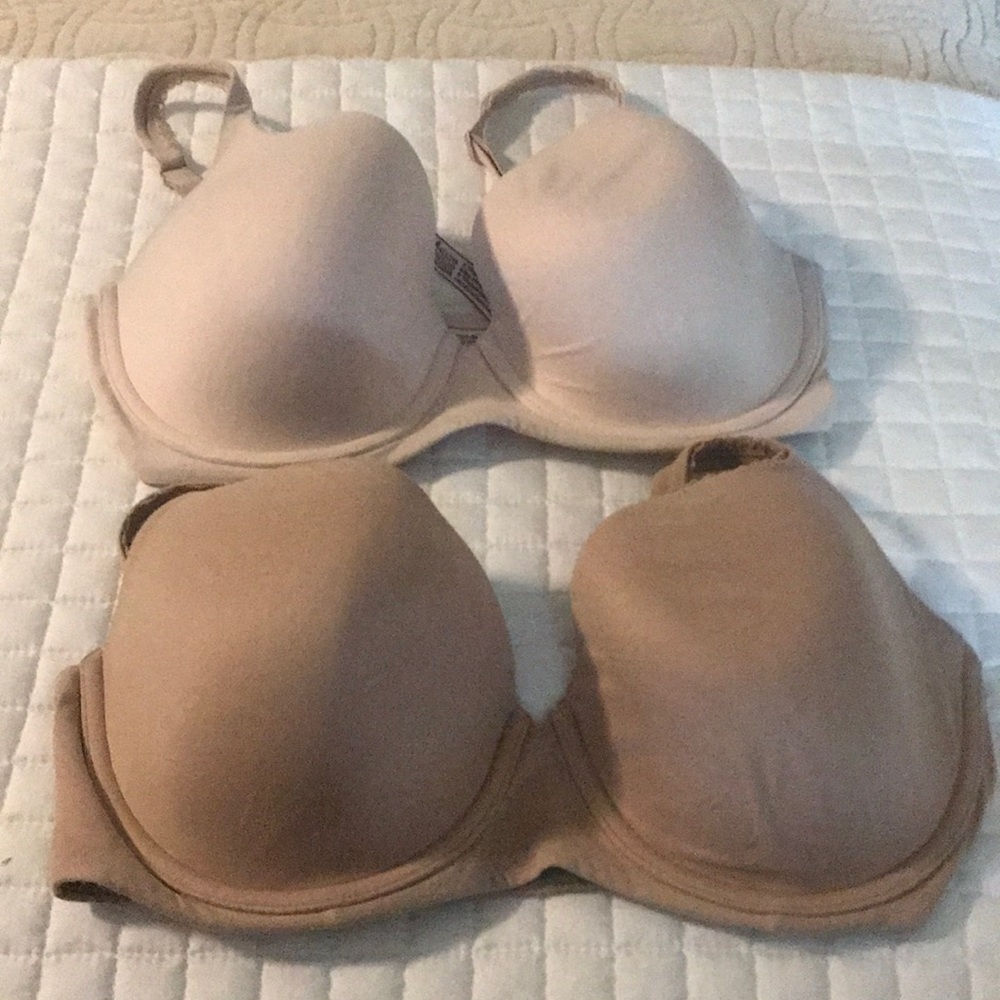 VS bras. 34DDD.   Shows some wear, still in great supportive shape. $18 each